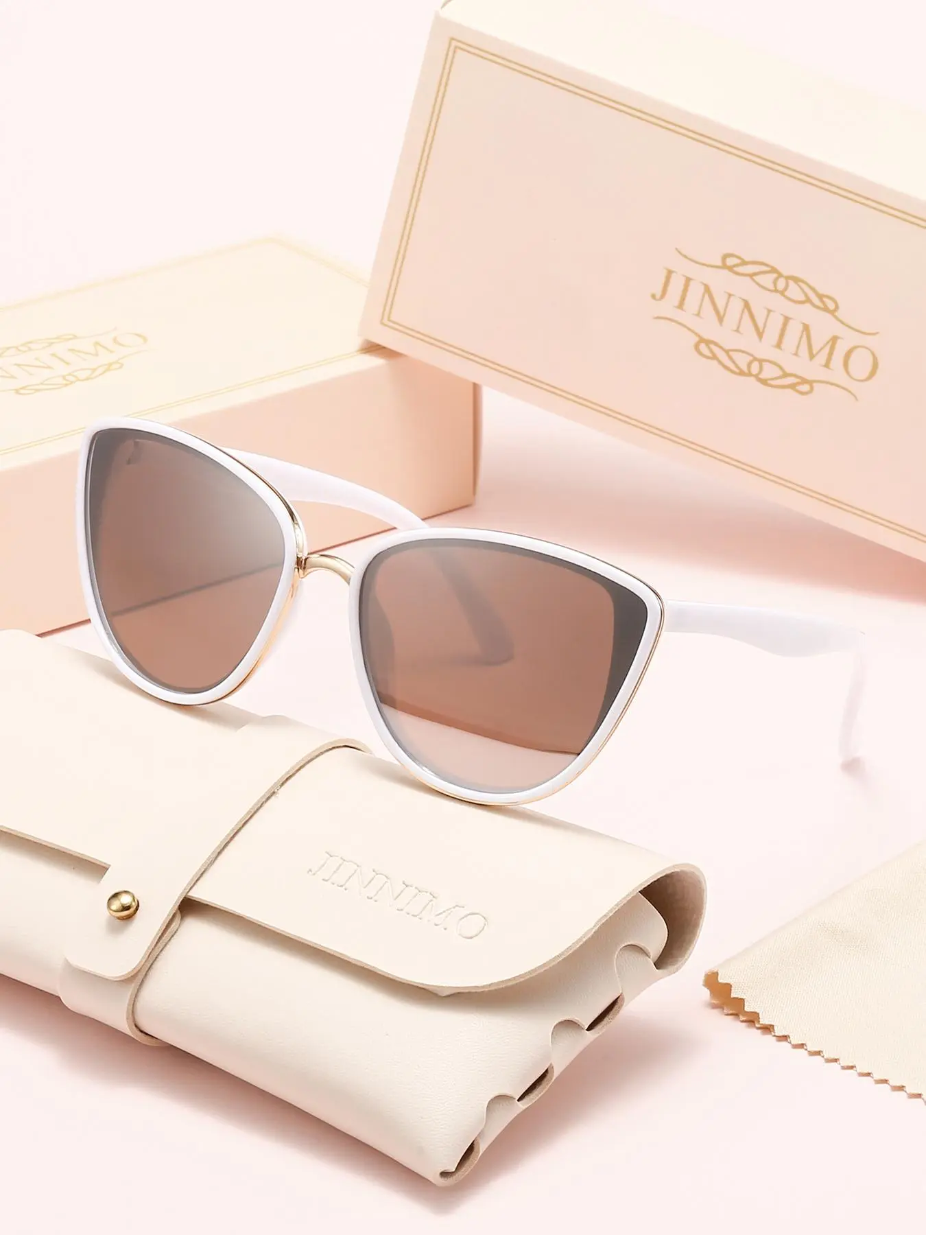 Trendy Decorative Glasses for Men and Women, Fashionable Accessory with Interchangeable Lenses, Stylish for All Seasons