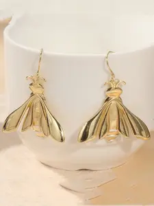 Vintage Creative Bee Shape Hoop Earrings, Realistic Design, Perfect Gift for Daily Life and Vacations, Elegant Copper Jewelry