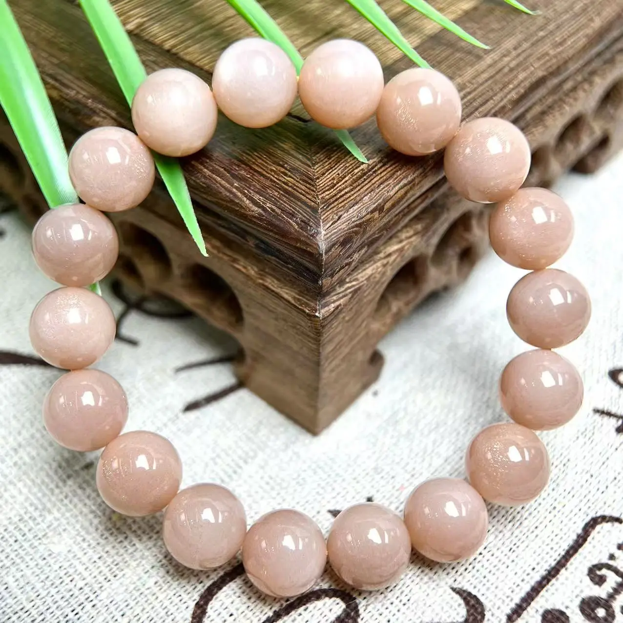 Natural Pink-Tone Moonstone Round Bead Bracelet - Soft Pink Iridescent Sheen, Unisex, Suitable for Daily Wear gemstone