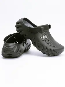 Men's Casual Hollow Out Design Clogs, Breathable Comfortable Sports Sandals, Non-slip Beach Slippers, Fashionable Shoes for Outdoor Sports, Footwear, Lightweight Breathable Slippers