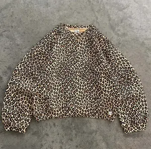 Women’s Leopard Print Crewneck Sweatshirt - Trendy Oversized Pullover for Casual Style