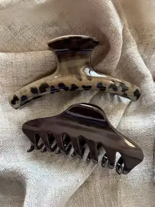 2-Piece Large Thick Hair Clips, Leopard Acrylic Non-Slip Hair Claws, Secure Bun Holder, Cute Women's Hair Accessories