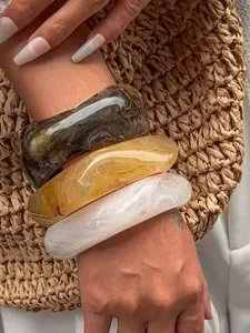 Fashionable Gradient Resin Bracelet Set for Women, Unique Acrylic Bangles, Perfect for Holidays and Daily Wear, Stylish Accessory, Stackable Bracelets
