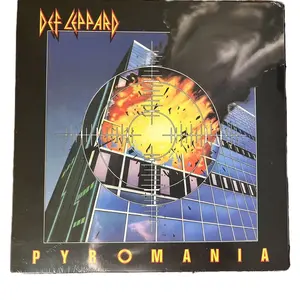 DEF LEPPARD/ PYROMANIA- VINYL RECORD LP