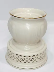 Lenox illuminations collection 4 3/4” base pillar candleholder with gold trim