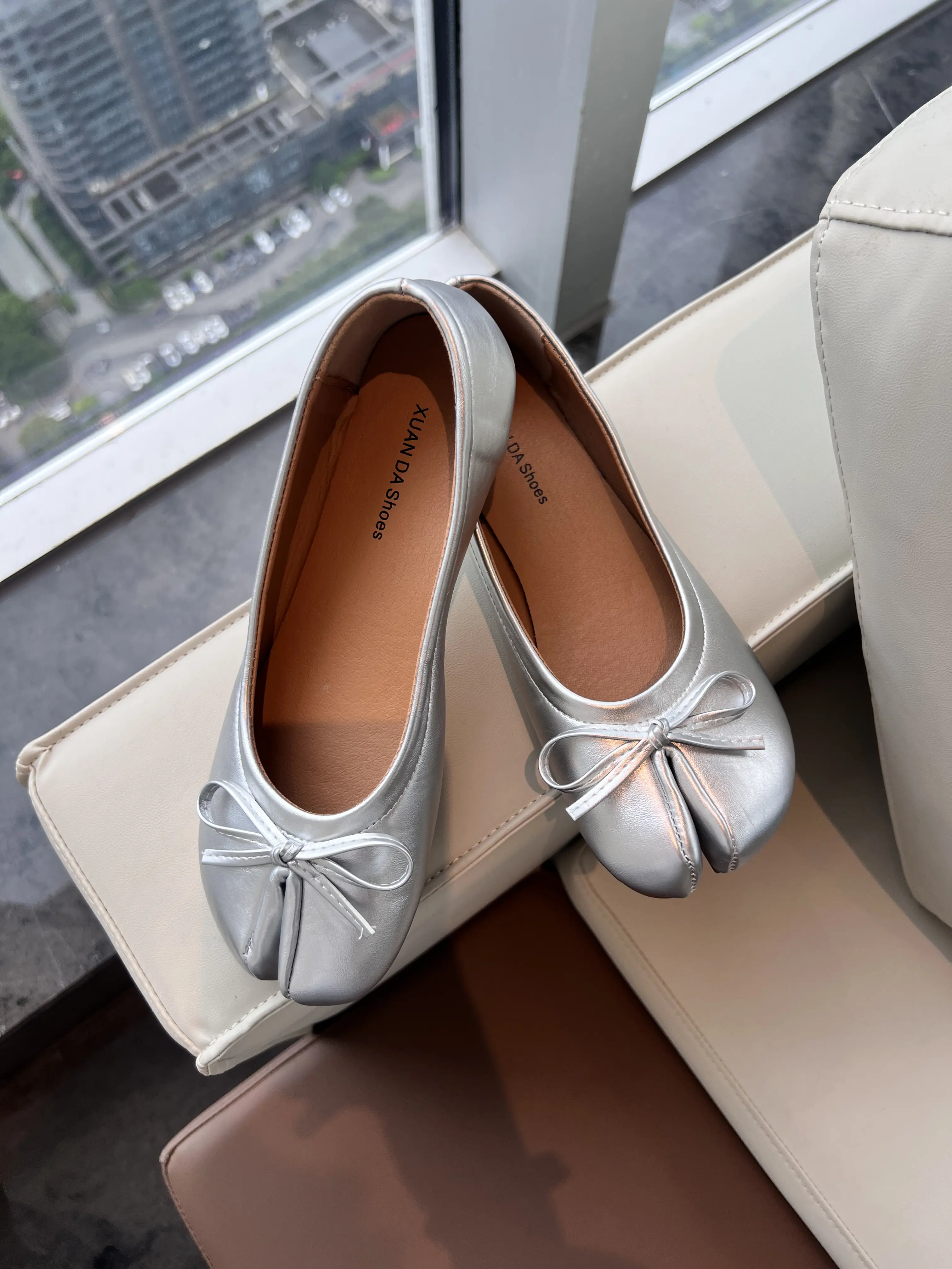 Women's Silver Ballet Flats, Synthetic Split Toe Tabi Slip-On Shoes with Bow, Lightweight Comfort Footwear for Office & Daily Wear 36-us6, Bowknot Ballet Flats, All Seasons, Ballet Shoes