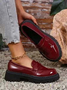 Women's Retro PU Leather Loafers New Style Small Leather Shoes British Fashion Versatile Slip-On Thick Sole Chunky Heel Women's Footwear