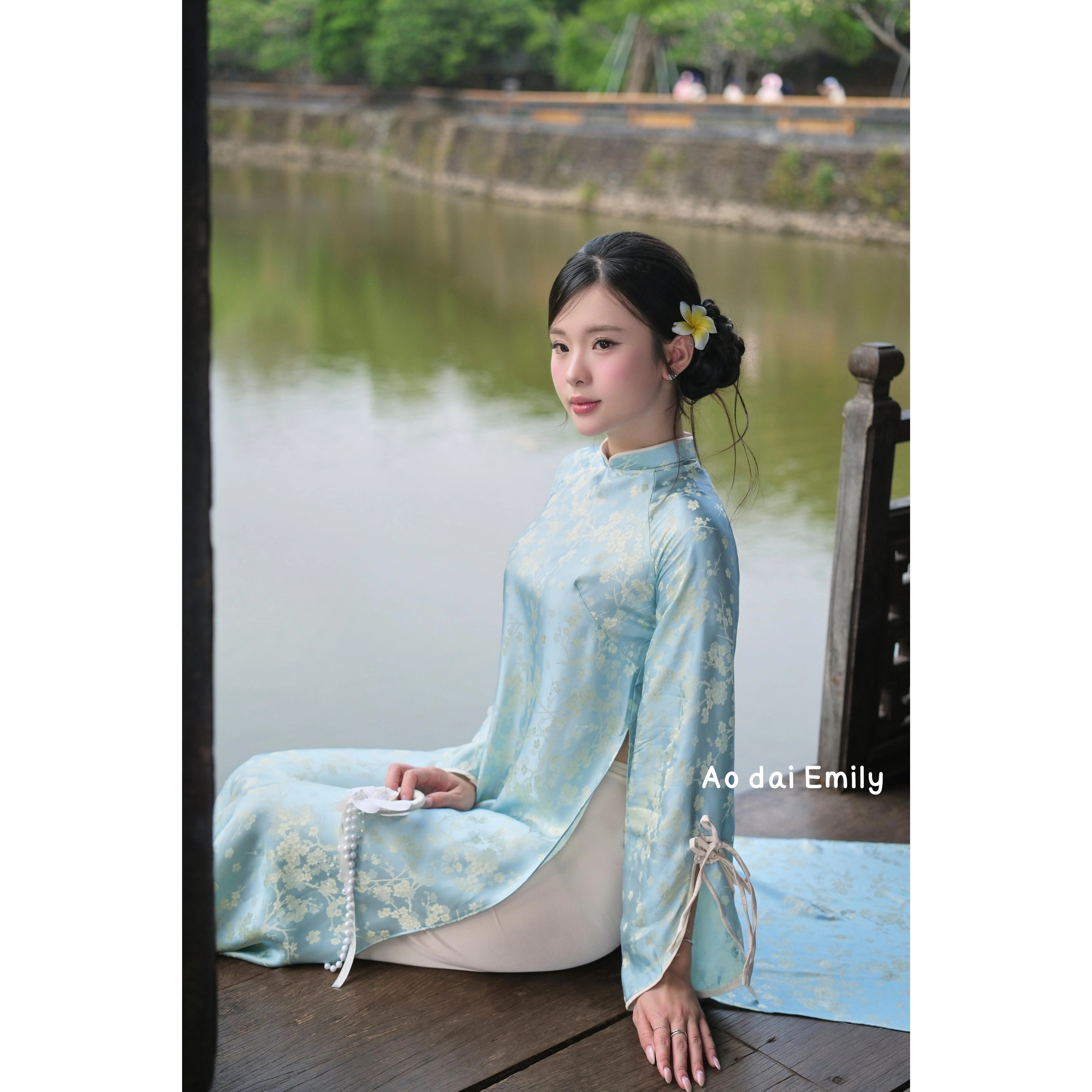 Blue/cream Loose modern ao dai | Sunflowers