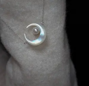 s925 sterling silver natural freshwater pearl natural mother of pearl Crescent Moon Delicate Jewelry ，Holiday Birthday Gift Girlfriend Women Girl, Elegant All- match Classic Daily Wear，Creative Christmas New Year's Minimalist Cute Fashion Pendant Necklace