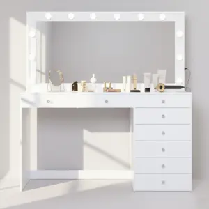 Stella the Eight Lives Vanity