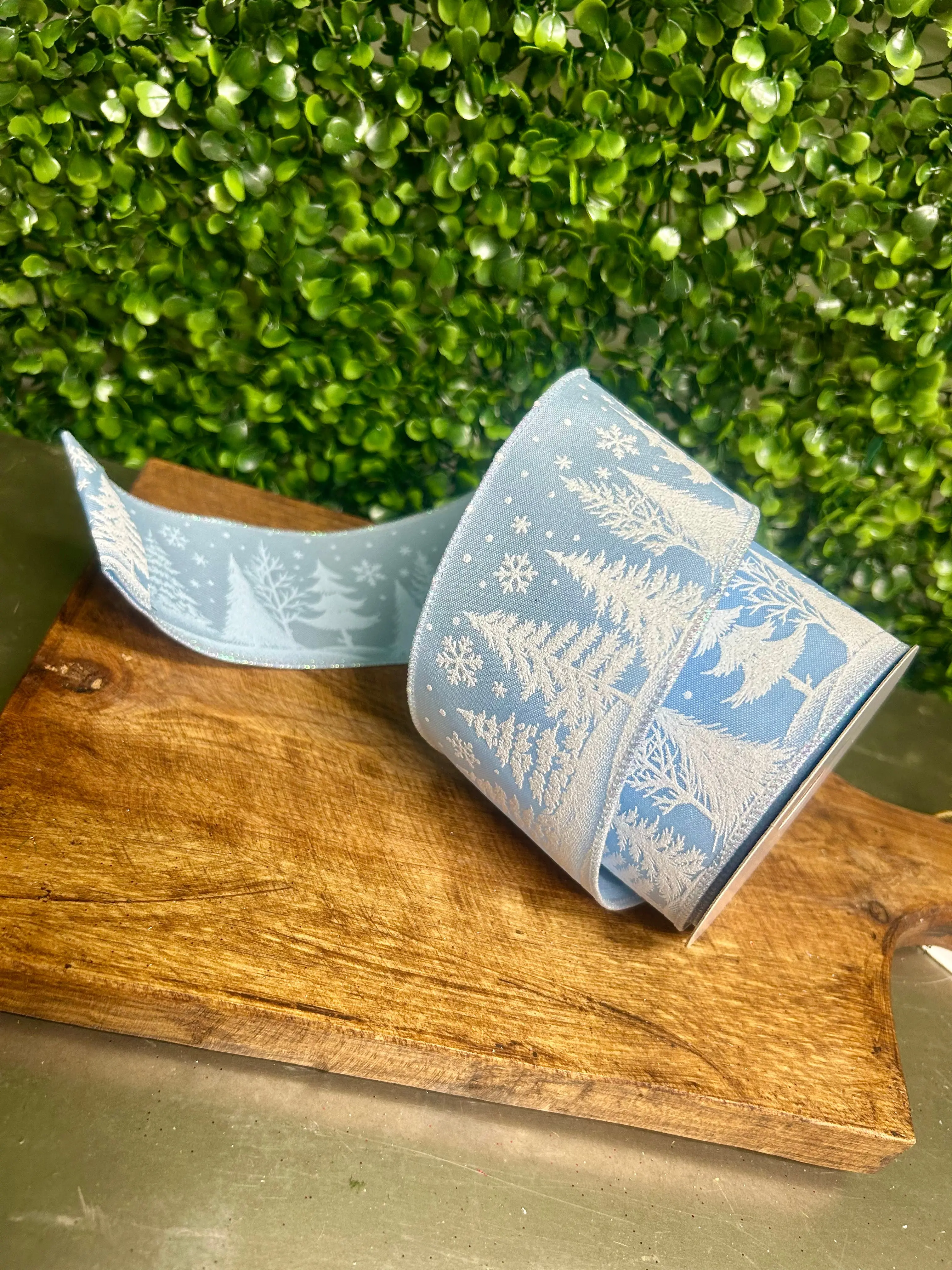 2.5 Inch By 10 Yard Blue And White Christmas Tree Ribbon