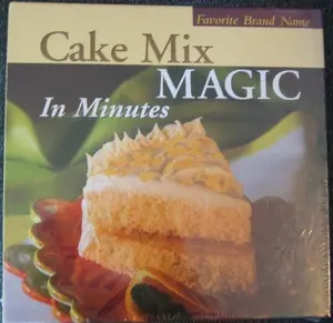 USED-Favorite Brand Name Cake Mix Magic in Minutes by pil (Unknown)