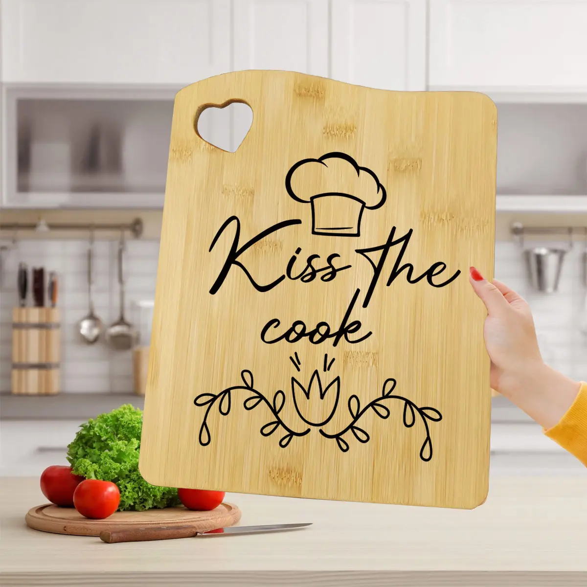 1 PC cutting board, simple carved cutting board, artistic bamboo cutting board, love handheld, kitchen charm decoration, warm gift for Father's Day, creative new home gift for brother
