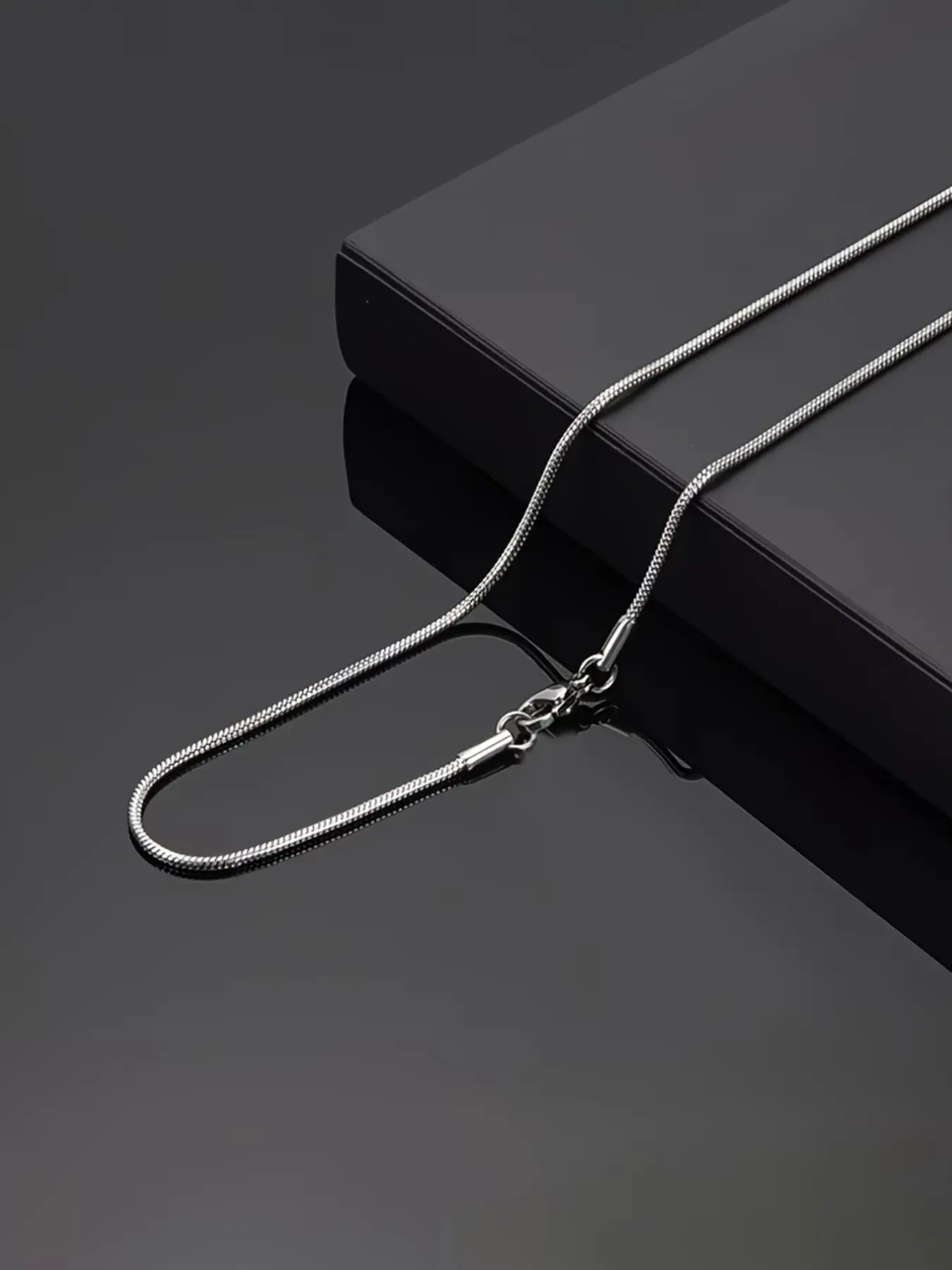 Unisex Stainless Steel Snake Chain Necklace, Minimalist Cold Wave Style, Elegant Design, Simple Collarbone Pendant, Fashion Jewelry for Men and Women, Daily Wear, All Seasons Wear, Fashionable Jewelry