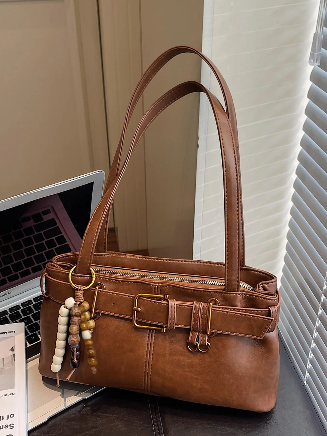 Retro waxed leather underarm handbag, Stylish versatile bag, casual and versatile commuter shoulder bag, simple texture, solid color, niche design, suitable for daily commuting, matching and other scenarios, Crossbody Tote Bag