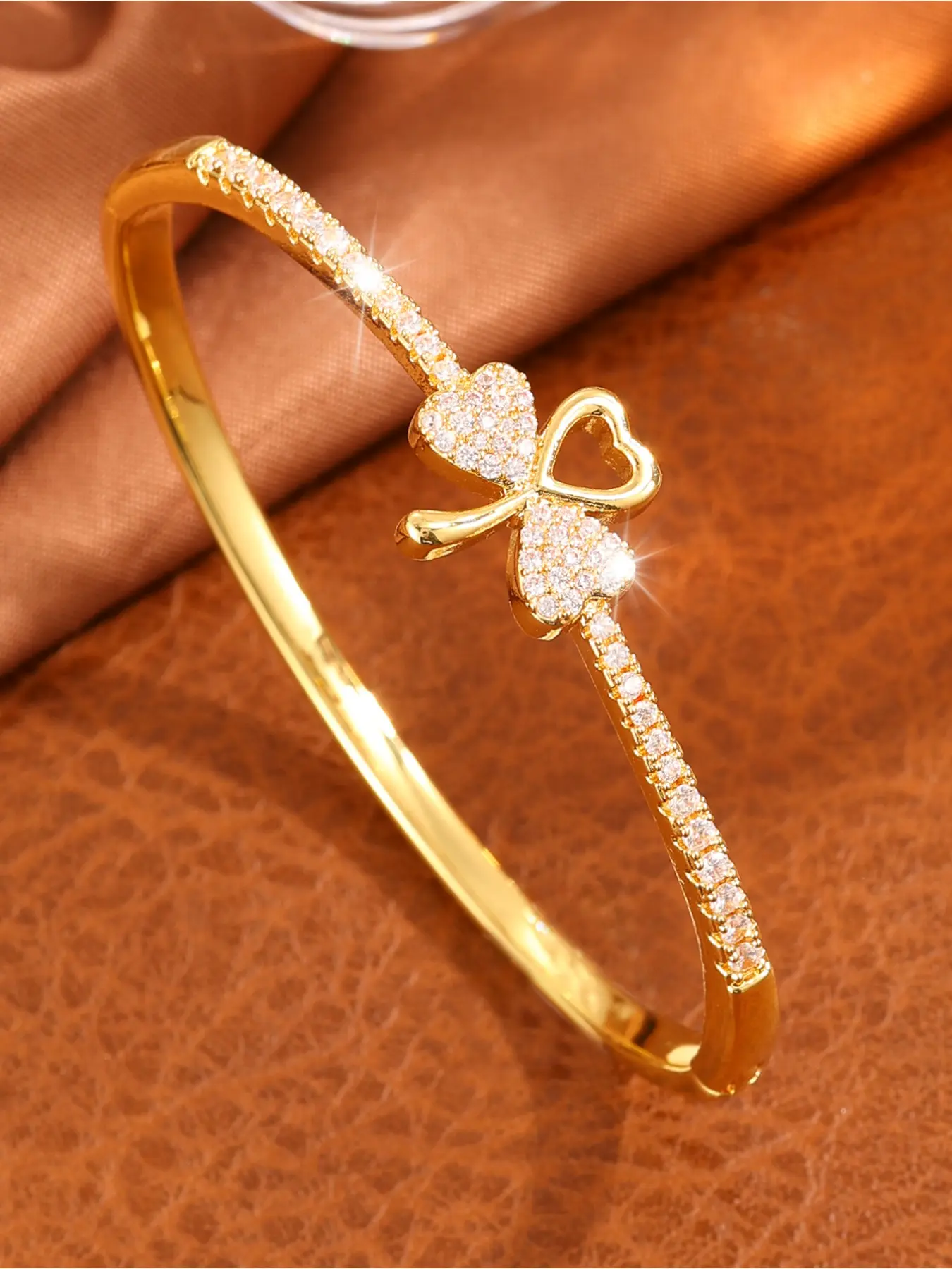 1 fashionable and versatile classic copper bracelet with lucky grass design, Bracelet Jewelry, Rhinestone Decorated Bracelet, Exquisite Bracelet, suitable for daily wear and important occasions, Thanksgiving