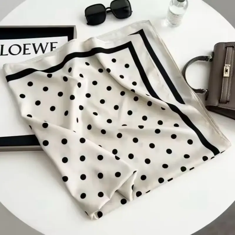 Women's Geometric Print Hijab, Elegant 90x90cm Large Square Scarf for Formal & Casual Wear, Versatile Fashion Headscarf, Fashion-Forward Woman