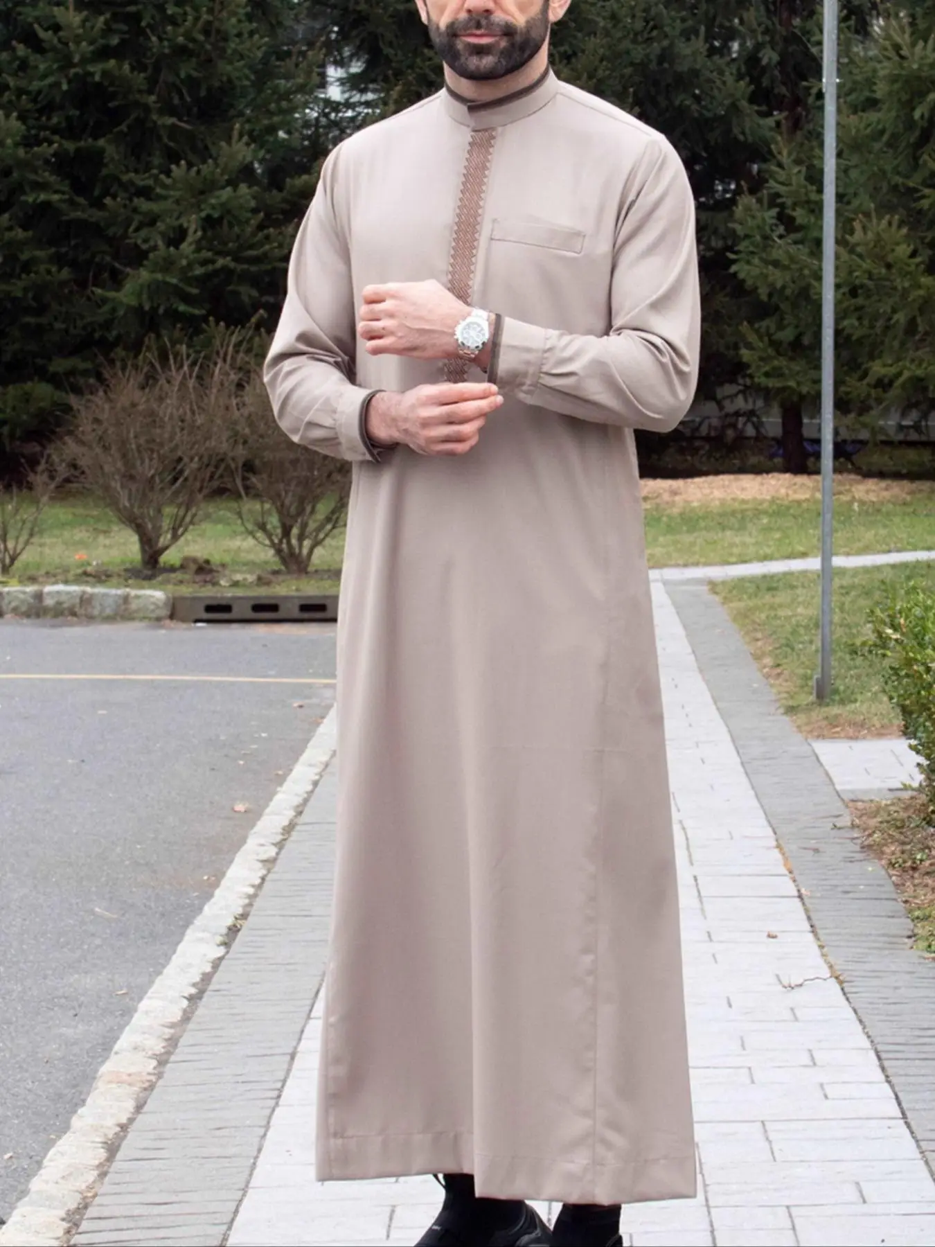 Men's Embroidered Mock Neck Robe, Loose Casual Long Sleeve Robe, Traditional Muslim Clothing for Daily Wear