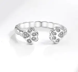Cute Open-End Cat Footprints Ring Adjustable Copper Electroplated White Gold Finish Geometric Design for Cat Lovers Delightful Durable Craftsmanship Thoughtful Gift