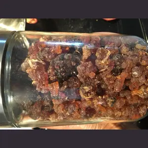 Premium Socotra Myrrh – Rare Grade (Medical Grade)  Sourced from the pristine island of Socotra, this rare-grade medical Socotra myrrh is among the purest forms of myrrh in the world. Harvested from wild Commiphora trees and carefully selected for clarity