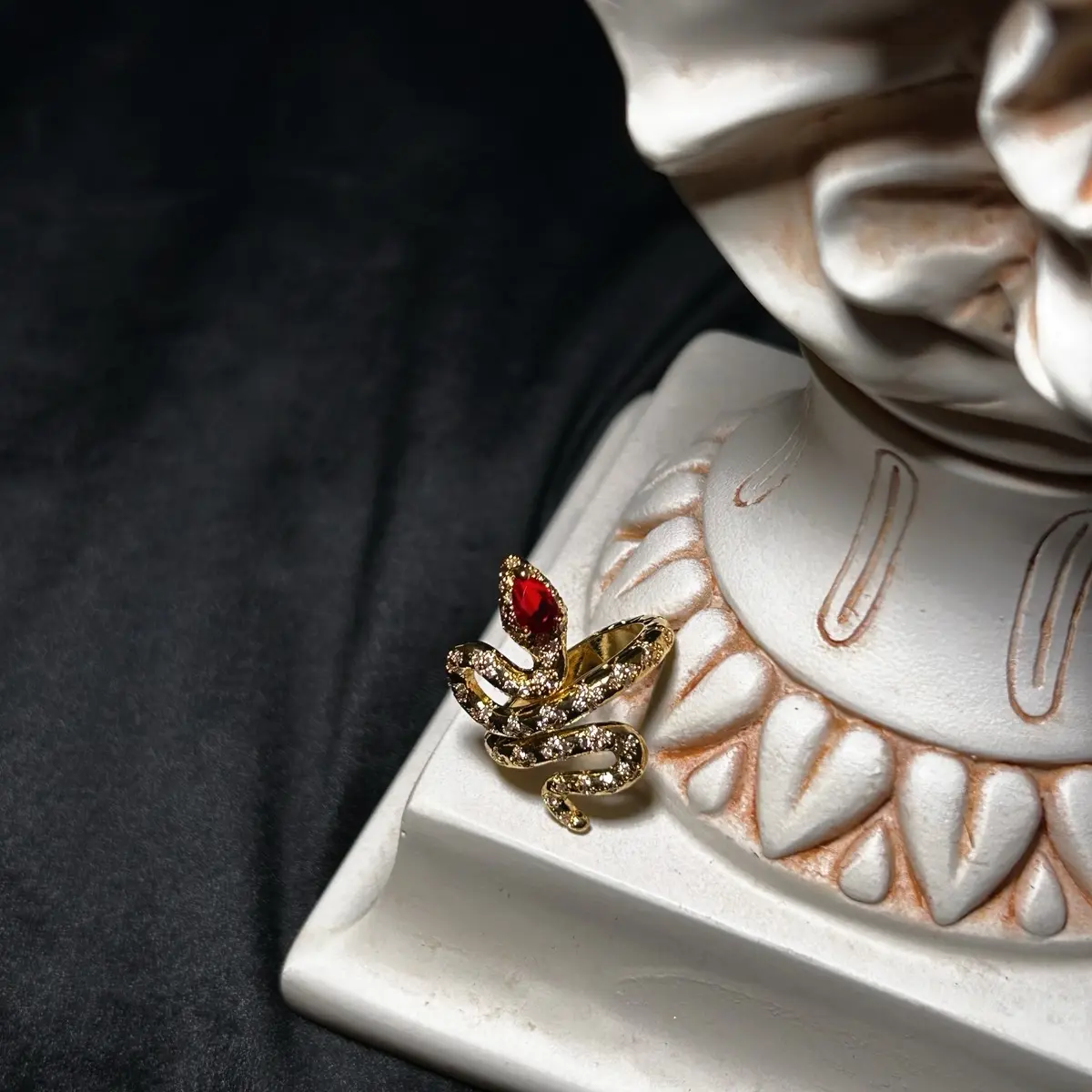 [Halloween Special] Blood Snake Ruby Golden Snake Ring with Diamonds