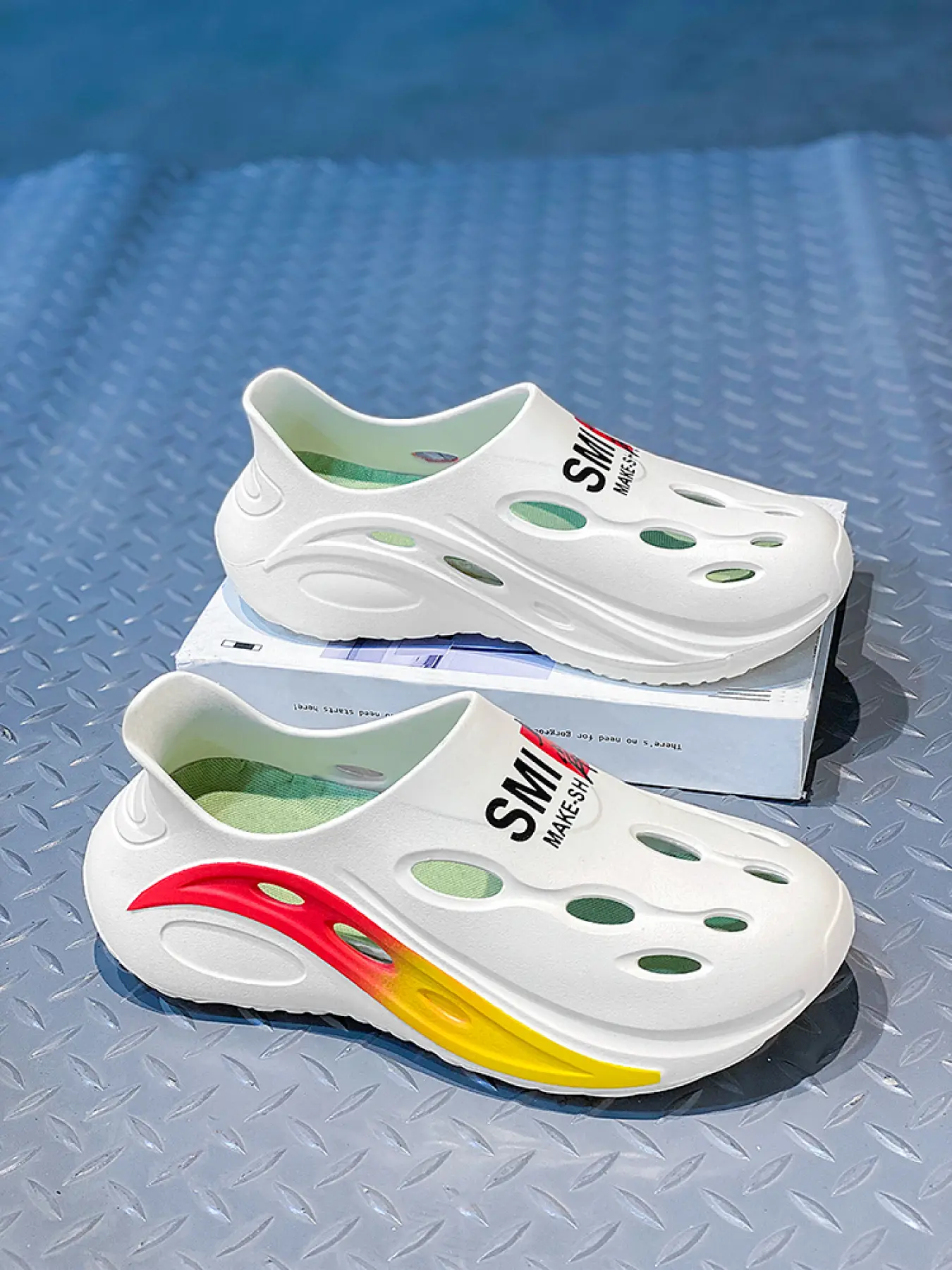 Men's Closed Toe Anti-Kick Sport Recovery Clogs, Flame Gradient Design, Full Upper Breathable Hollow-Out, Thick Chunky Sole, Non-Slip Outsole, Lightweight EVA, Comfortable Shoes for All-Day Wear