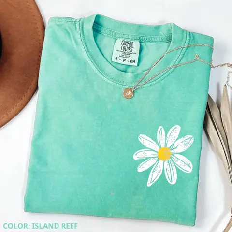 Comfort Colors Daisy T-Shirt, Retro Floral Shirt, Trendy Casual Tee, Women's Letter Print Short Sleeve Tee
