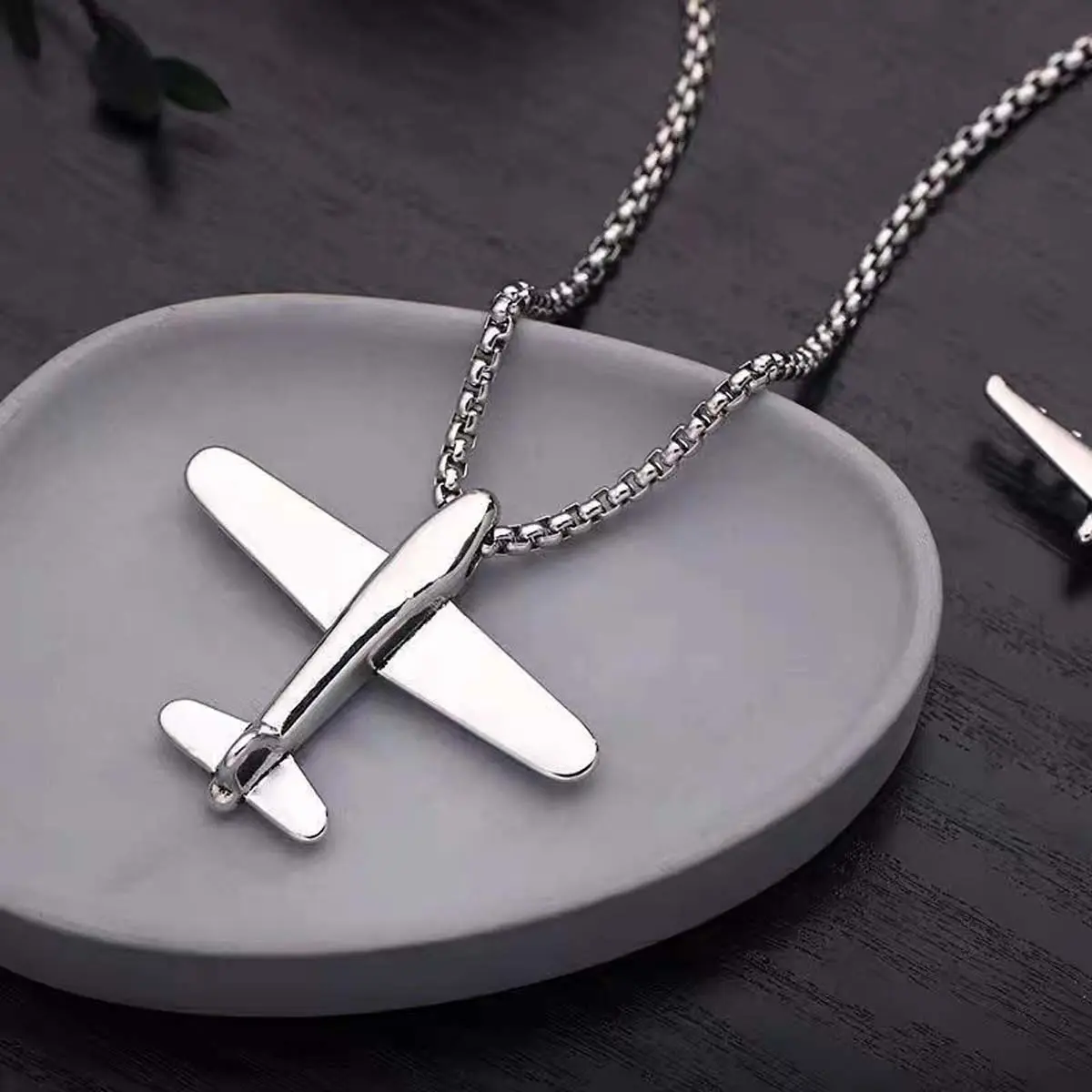 Women's Hip-Hop Artificial Gemstone Airplane Pendant Necklace, Minimalist Chain, Trendy Casual Statement Jewelry, Minimalist Chain Necklace