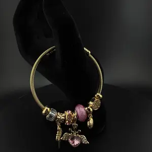 D'Luxe Essentials Rhinestone Heart Charm Bangle - Exquisite Gold Plated Bracelet with Heart-Shaped Design for Valentine's Day Gifts