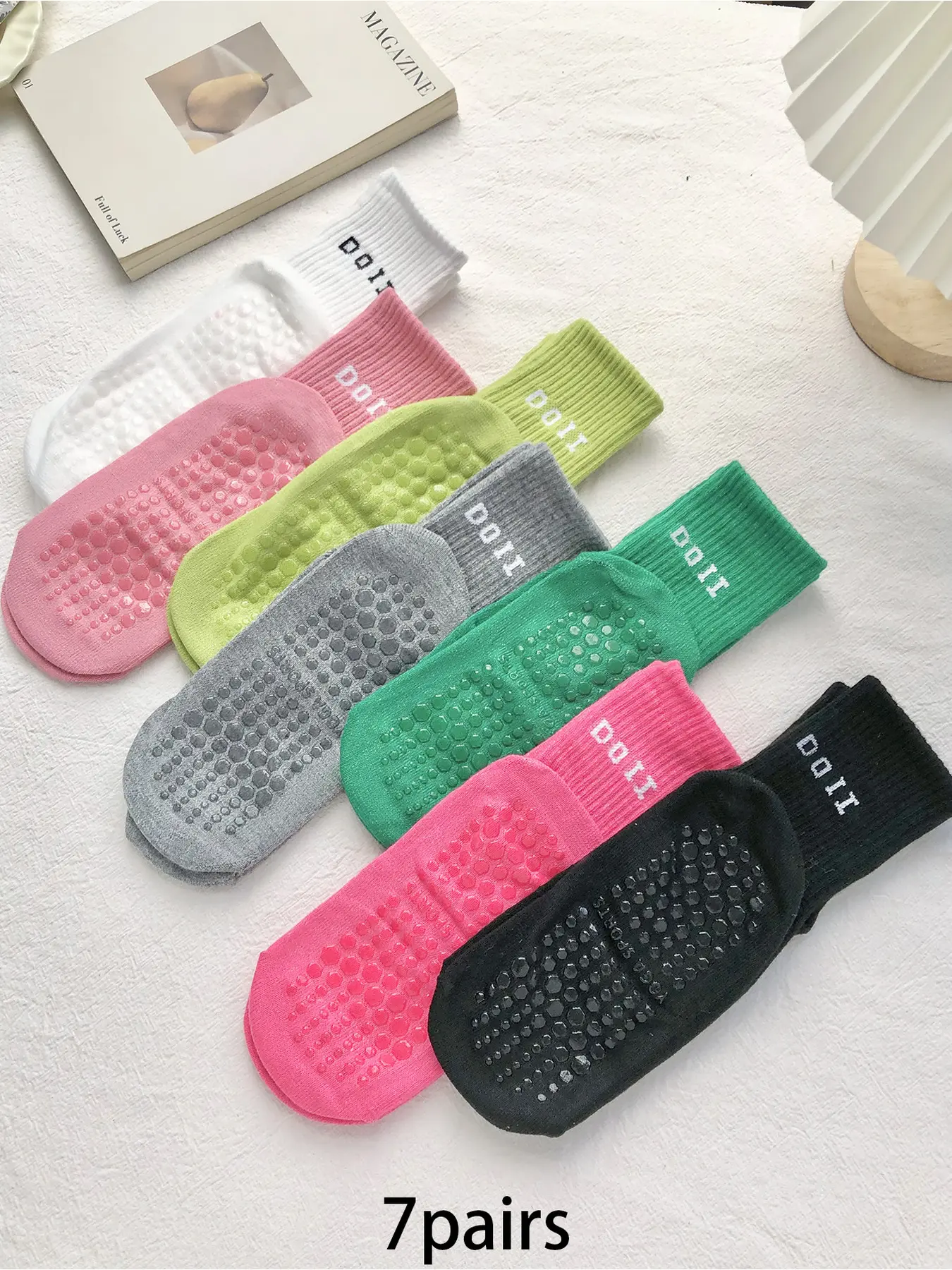 7pairs simple solid color anti slip yoga athletic running Grip Sports Socks with silicone design at the bottom, suitable for women's daily sports and fitness wear