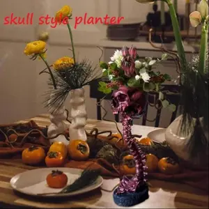 Skull Shaped Flower Pot, Creative Skull Design Decorative Vase, Gothic Style Resin Skull Shape Flower Pot, Halloween Decorations for Home Office Indoor Outdoor Decor, Ornaments