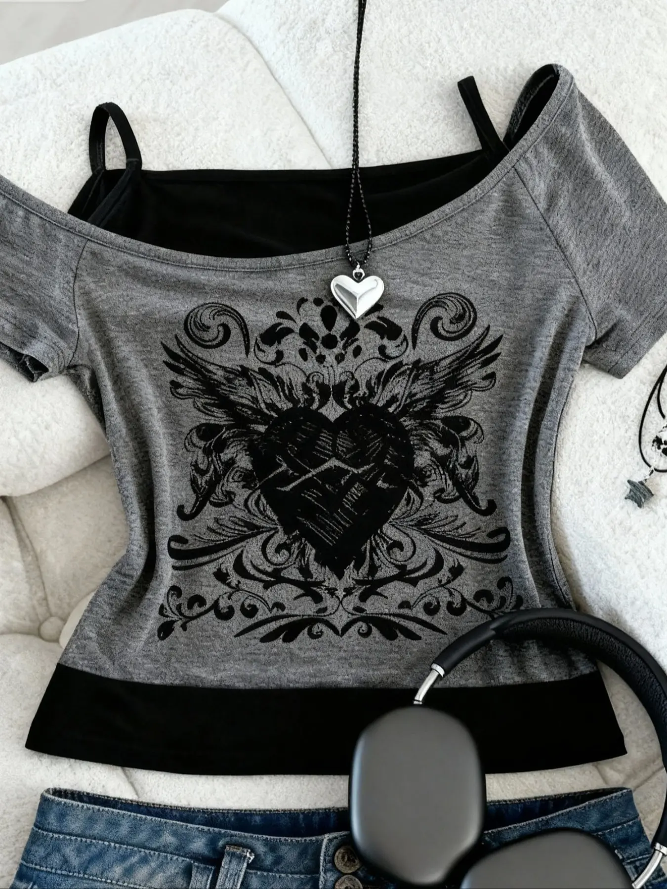 Everyday Women's Vintage Gothic Punk Style Graphic Print Short Sleeve Two-Piece T-Shirt, Soft Knitting Streetwear Shirt with Guitar Design, Casual Fit Chic, All-Season Casual, Washable, Vintage Graphic Tee