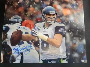 Matt Hasselbeck Auto 16x20 Seahawks Photo Mill Creek COA Snow