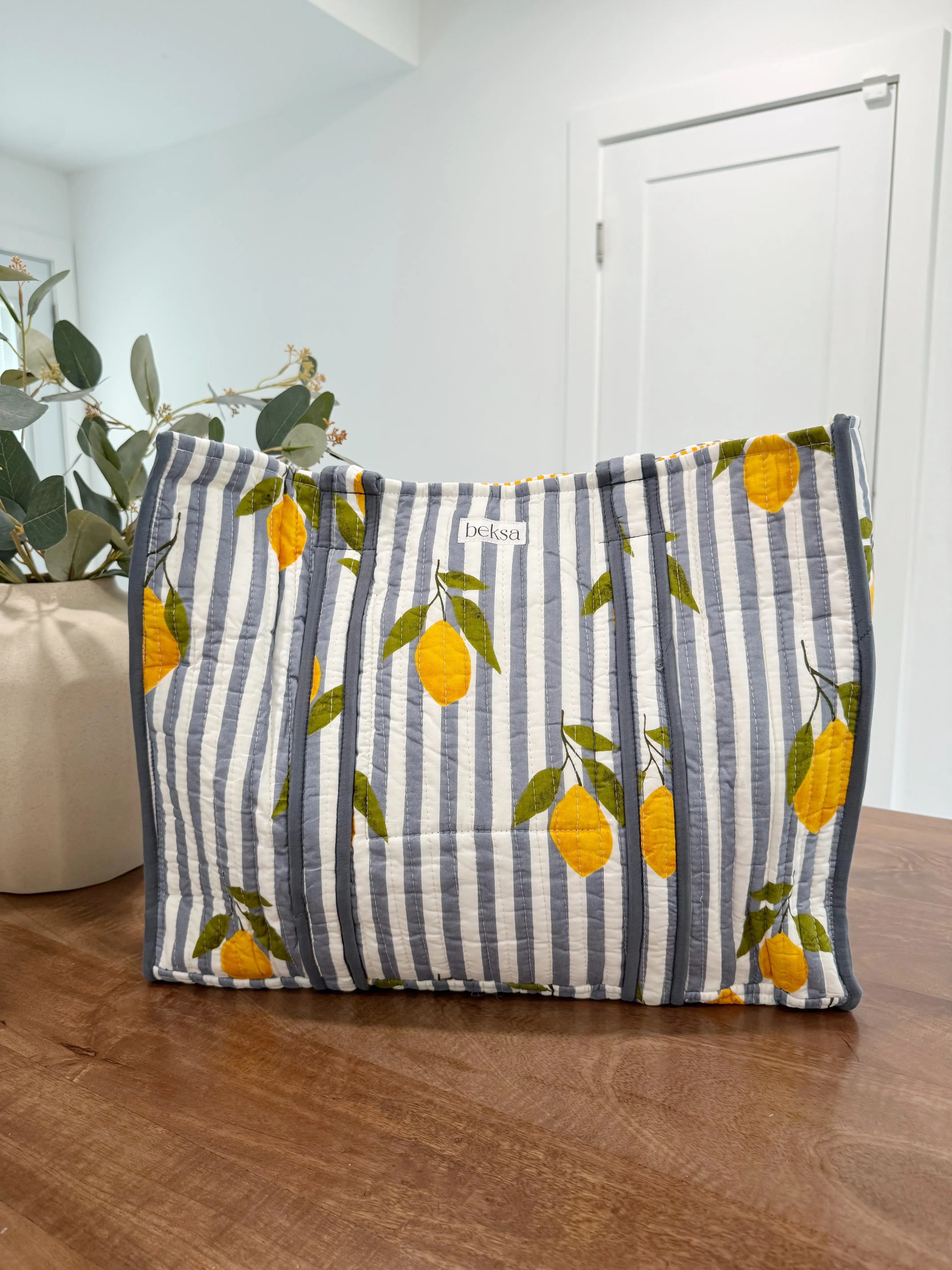 Women's Shoulder Bag, Lemon Pattern Tote Bag, Stylish Everyday Carry Accessory