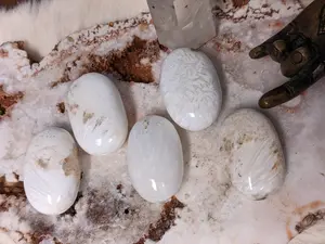 White Scolecite Palm Pebbles Polished Stones Massage Therapy Rock Healing Crystal Mineral Specimen Natural Stone Meditation Pocket Stilbite
