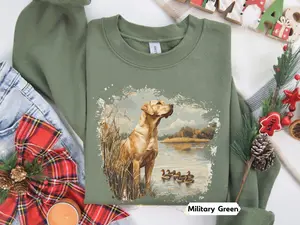 Retro Yellow Lab Mallard Ducks Sweatshirt, Nineties Vintage Labrador Retriever Duck Hunting Shirt, Boho 90s Nostalgia Unisex Crewneck