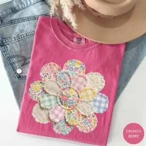 (Print) Comfort Colors Faux Quilted Patchwork Daisy T-Shirt, Floral Graphic Tee, Vintage Aesthetic Flower Top Cottagecore Patchwork Shirt
