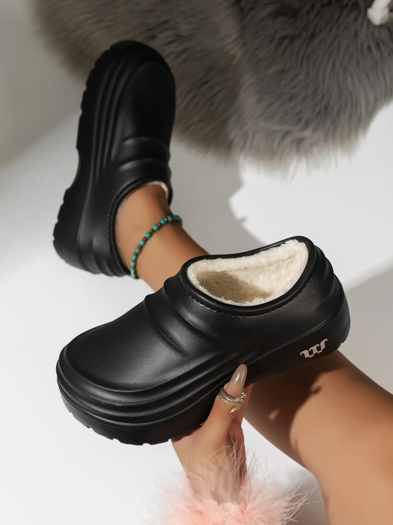 Women's Casual Solid Color Slip on Slippers, 2025 New Style Soft Comfortable Home Slippers, All-match Slippers for Indoor & Outdoor Wear