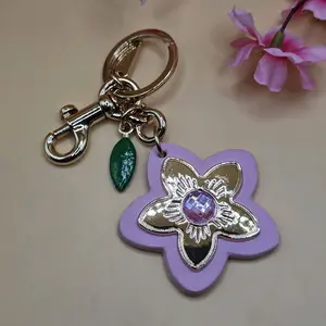 Lavender Flower Keychain with Sparkling Center & Green Leaf Charm for Stylish Accessory