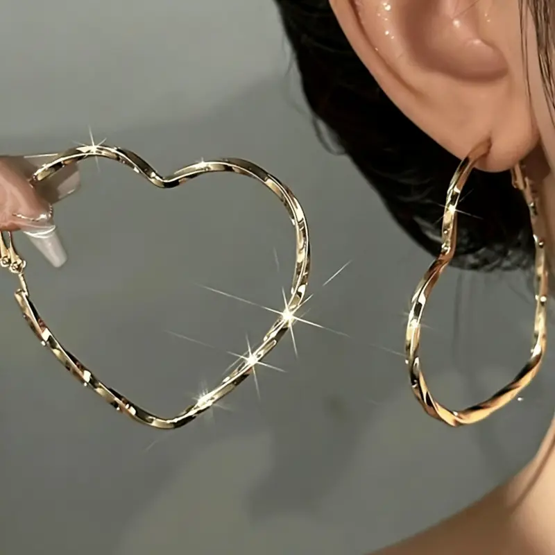 Oversized Heart Hoop Earrings for Women, Heart Shaped Earrings, Trendy Metallic Twisted Earring, Party Jewelry, Daily Wear, All Seasons Accessory