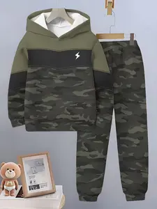 Boys' Sports Set with 3D Camo Hoodie and Matching Pants, Fitted Cut, Comfortable Casual Wear for All Seasons, Perfect for Streetwear and Holiday Parties