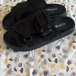 Velour Sandals for Men and Women – Remastered Comfort Slides with Plush Velour Upper, Adjustable Straps, Arch Support & Slip-Resistant Sole, Ideal for Wide or Narrow Feet, Premium Indoor/Outdoor Footwear Shoe Walking Shoes