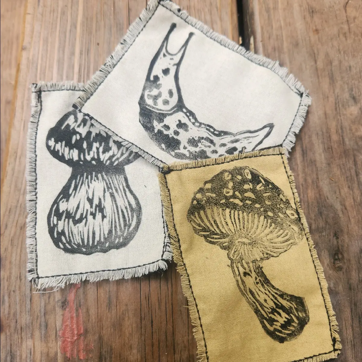 Set of 3 Patches-Mushrooms and Slug Set of 3 Patches-Mushrooms and Slug
