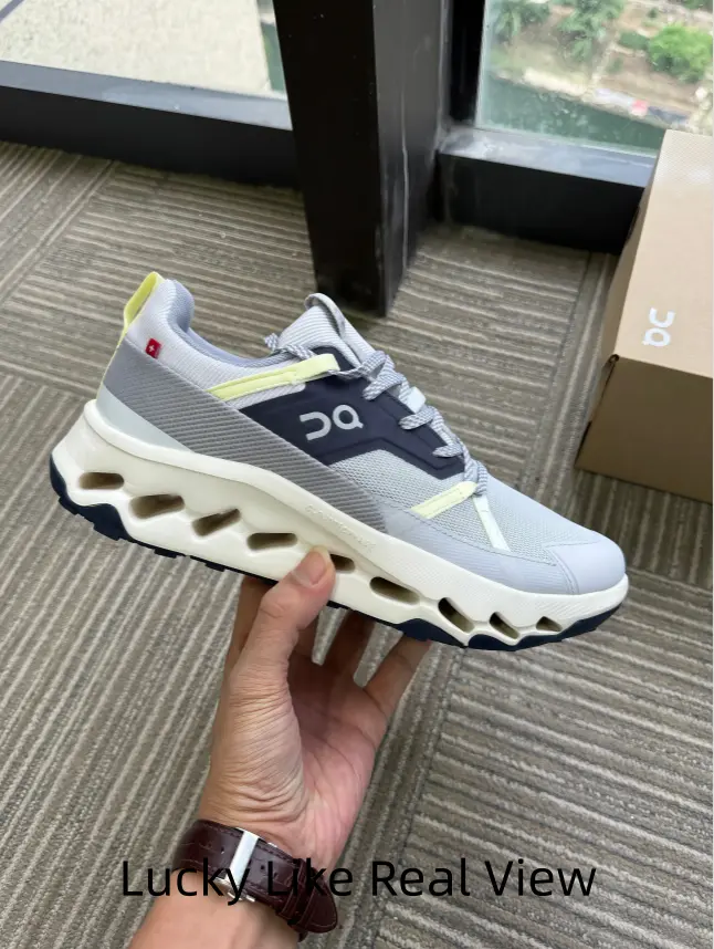 This light gray navy pale yellow spliced athletic shoes feature thick hollow wave cloud cushion midsole and breathable woven upper, easing foot fatigue for trail walking, light hiking, gym sessions and neutral casual street looks for all genders.