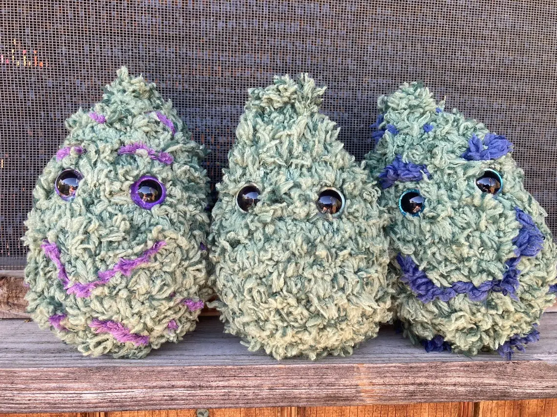 Super Soft Crochet Nug Buddy Plushie - Cute Handmade Weed Nugget Stuffed Plush Toy, Aesthetic 420 Room Decor, Funny Stoner Gag Gift for Smoker