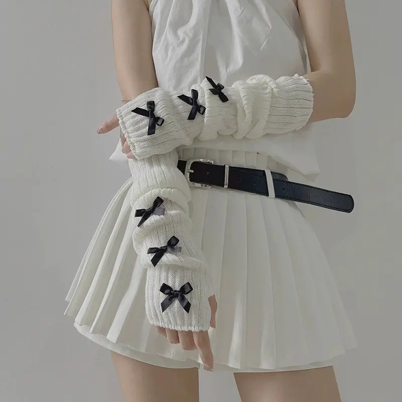 Comfortable, bow-adorned decorative sleeves with a fingerless design, suitable for year-round wear, perfect for creating a street style look. Cute, Sweet and charming, ideal for weddings, birthdays, parties, anniversaries, and Christmas decorations.