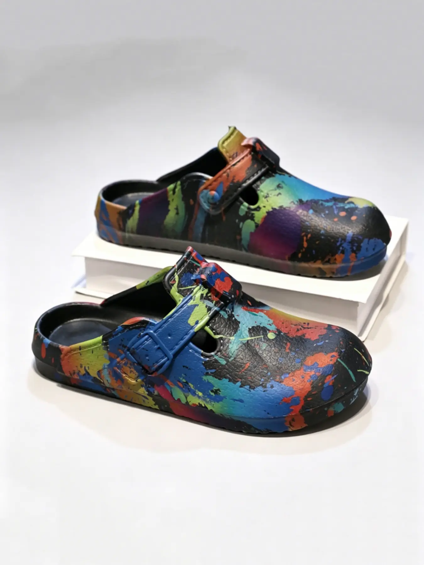 1 Pair Unisex Graffiti-Print Platform Clog Slides Beach Clogs, Y2K Street Style | EVA Soft Cushioning + Breathable Hollow Upper + Non-Slip Wear-Resistant Outsole | Daily Outings / Beach Vacations / Bathroom & Home, Footwear, Lightweight Slippers