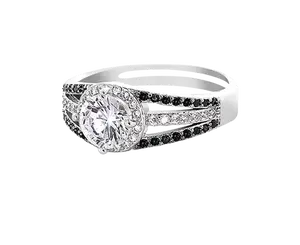 Halo XOXO Ring