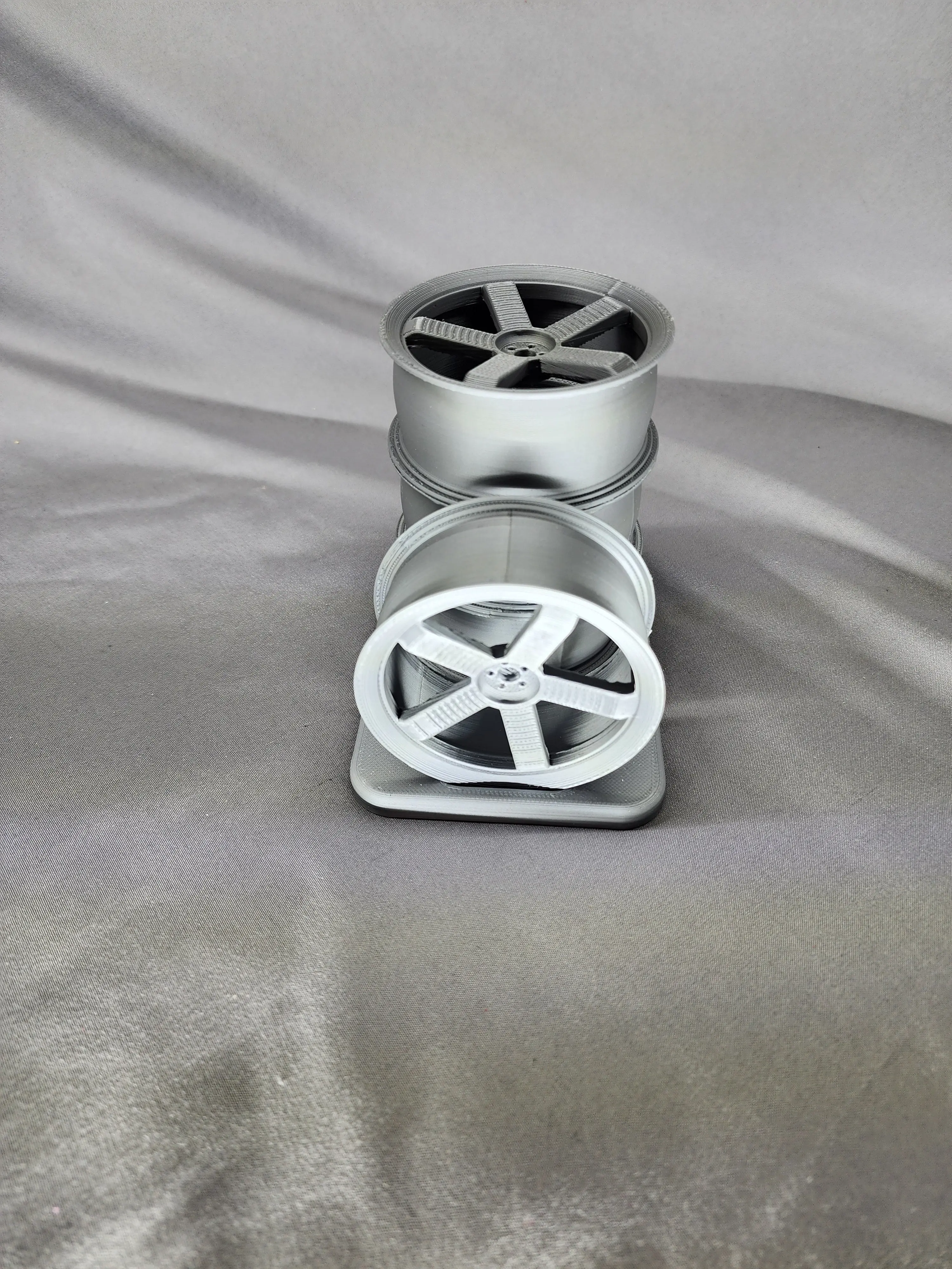 Wheels Pen Holder