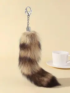 "Cute Fox Tail Faux Fur Keychain – Fluffy Car Keychain Charm for Bags, Keys, and Daily Fashion Accessories"